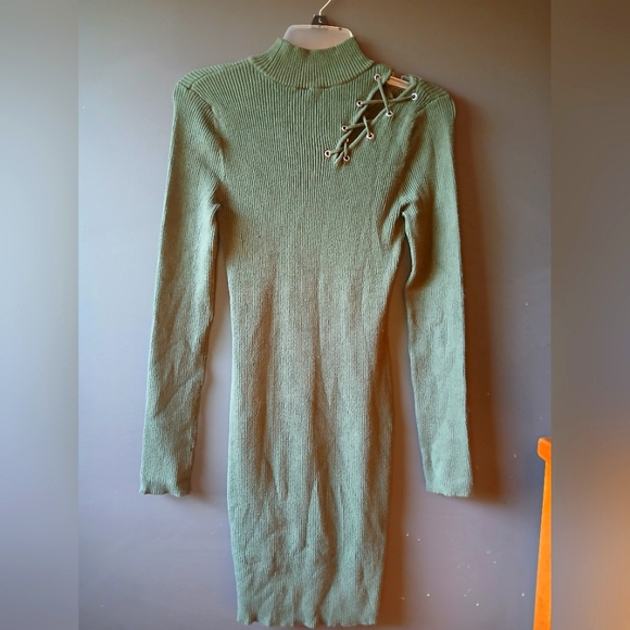 NO BOUNDARIES WOMEN'S LARGE (11-13) GREEN LONG SLEEVE DRESS - Picture 2 of 3